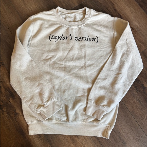 Taylor’s version girls sweatshirt size XL - Picture 1 of 4